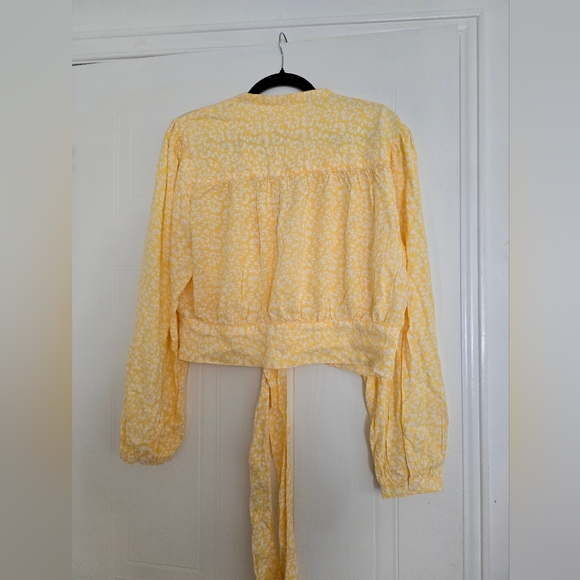 Top - Picture 2 of 3